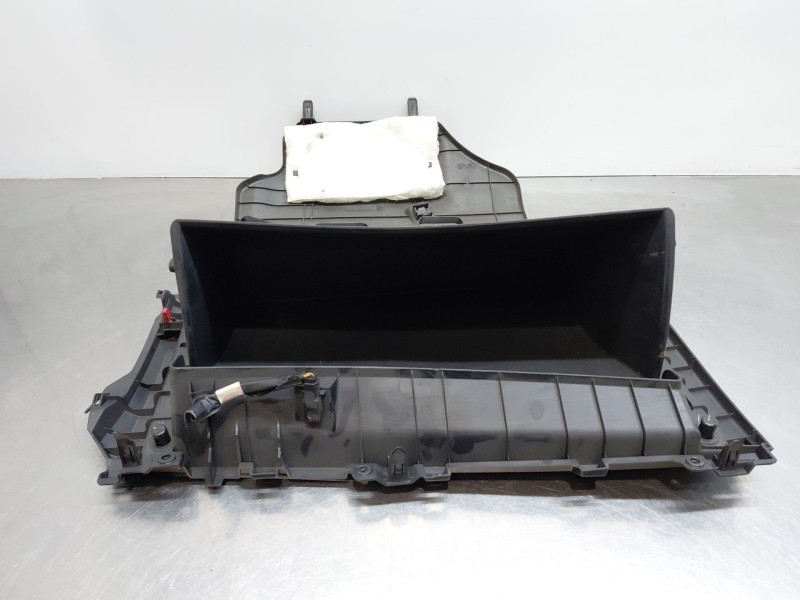 Recambio de guantera para toyota c-hr hybrid referencia OEM IAM   