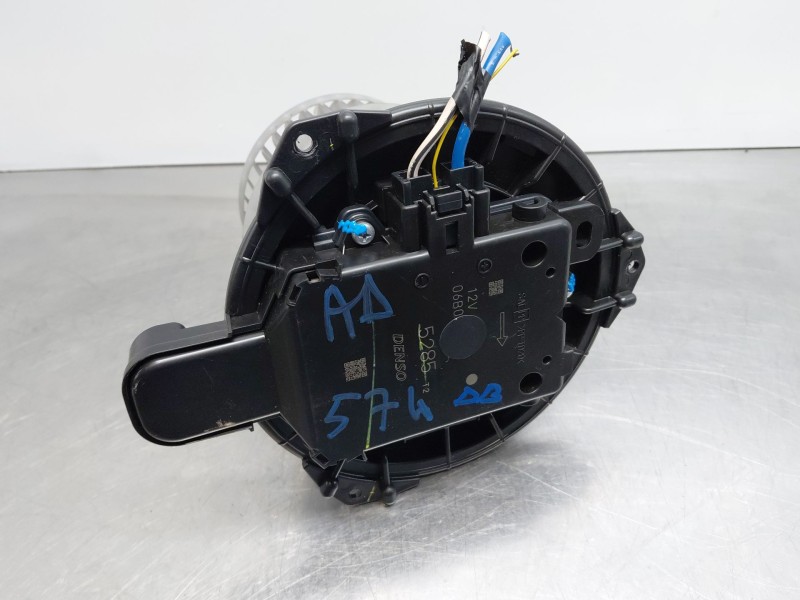 Recambio de motor calefaccion para toyota c-hr hybrid referencia OEM IAM   