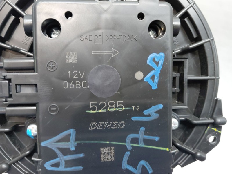 Recambio de motor calefaccion para toyota c-hr hybrid referencia OEM IAM   