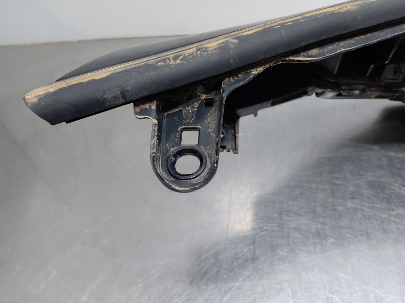 Recambio de rejilla delantera para toyota c-hr hybrid referencia OEM IAM   