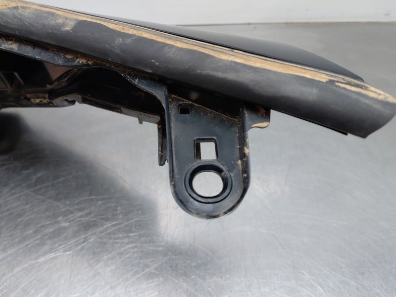 Recambio de rejilla delantera para toyota c-hr hybrid referencia OEM IAM   