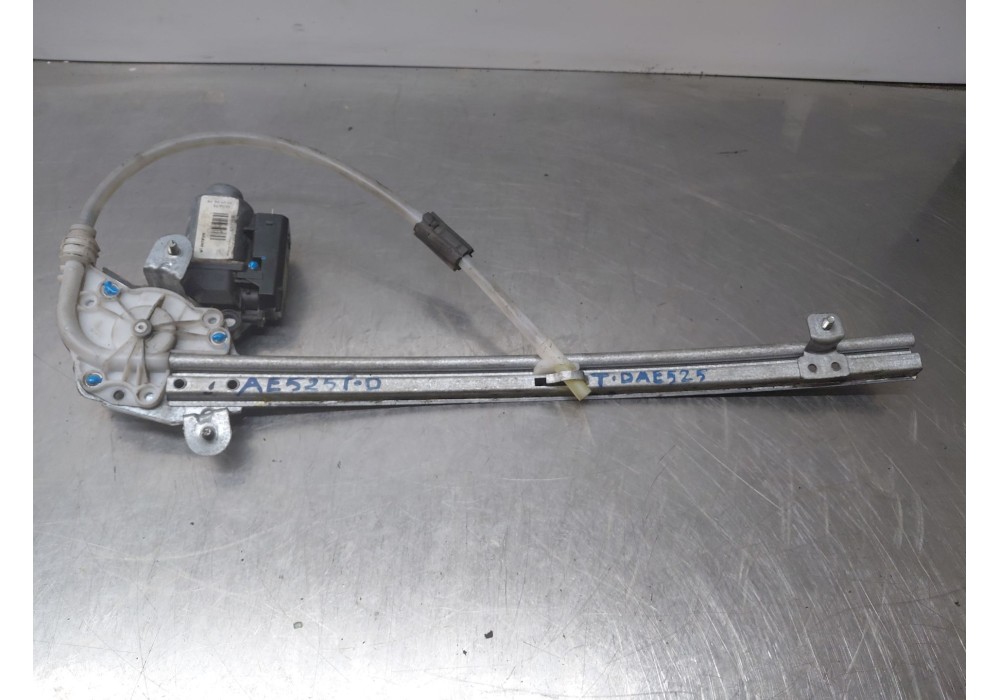 Recambio de elevalunas trasero derecho para renault laguna ii grandtour (kg0/1_) 1.9 dci (kg0g) referencia OEM IAM   