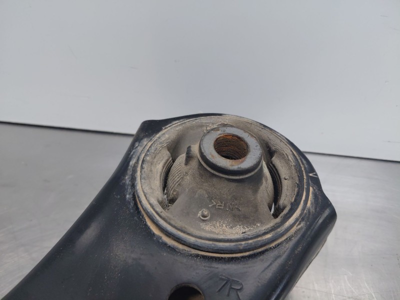 Recambio de brazo suspension inferior delantero derecho para toyota c-hr hybrid referencia OEM IAM 4806810130  