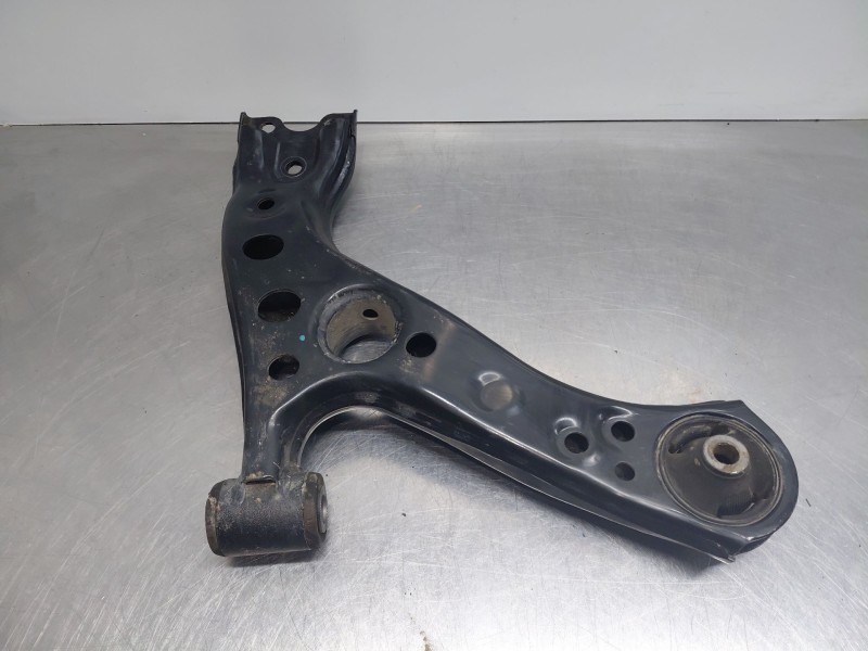 Recambio de brazo suspension inferior delantero izquierdo para toyota c-hr hybrid referencia OEM IAM 4806910110  
