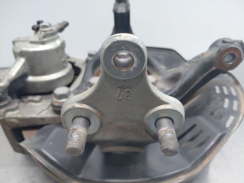 Recambio de mangueta delantera derecha para toyota c-hr hybrid referencia OEM IAM 43211F4010  