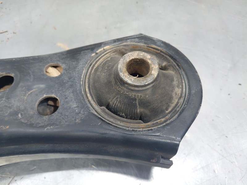 Recambio de brazo suspension inferior delantero derecho para toyota c-hr hybrid referencia OEM IAM 4806810130  