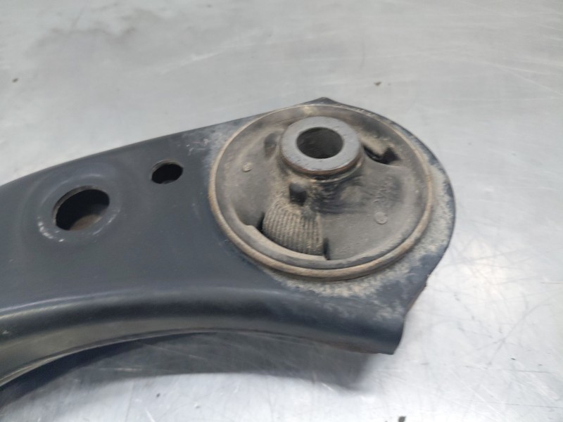 Recambio de brazo suspension inferior delantero izquierdo para toyota c-hr hybrid referencia OEM IAM 4806910110  