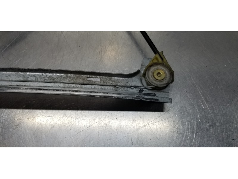 Recambio de elevalunas delantero izquierdo para citroen xsara berlina 1.9 td sx referencia OEM IAM 9221H4  