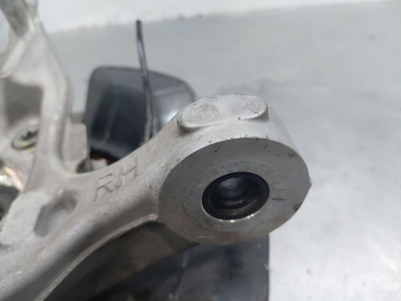 Recambio de mangueta delantera derecha para hyundai tucson tecno sky referencia OEM IAM 51711N7000  