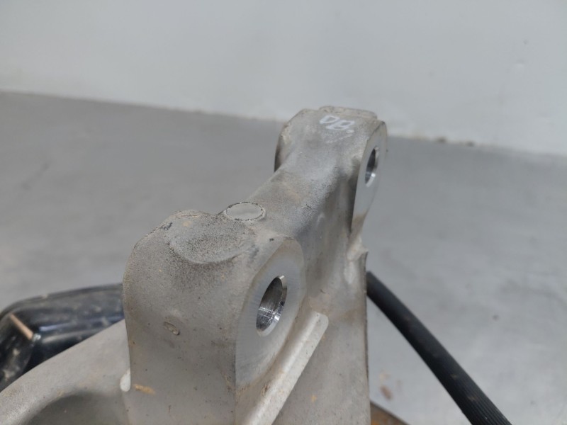 Recambio de mangueta delantera izquierda para hyundai tucson tecno sky referencia OEM IAM 51710N7000  