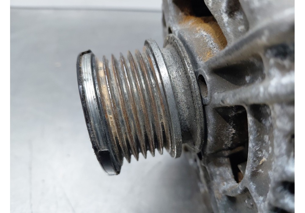 Recambio de alternador para mercedes-benz vito / mixto furgoneta (w639) 110 cdi (639.601, 639.603, 639.605) referencia OEM IAM A