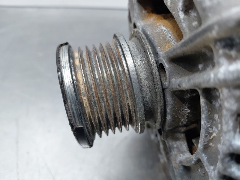 Recambio de alternador para mercedes-benz vito / mixto furgoneta (w639) 110 cdi (639.601, 639.603, 639.605) referencia OEM IAM A