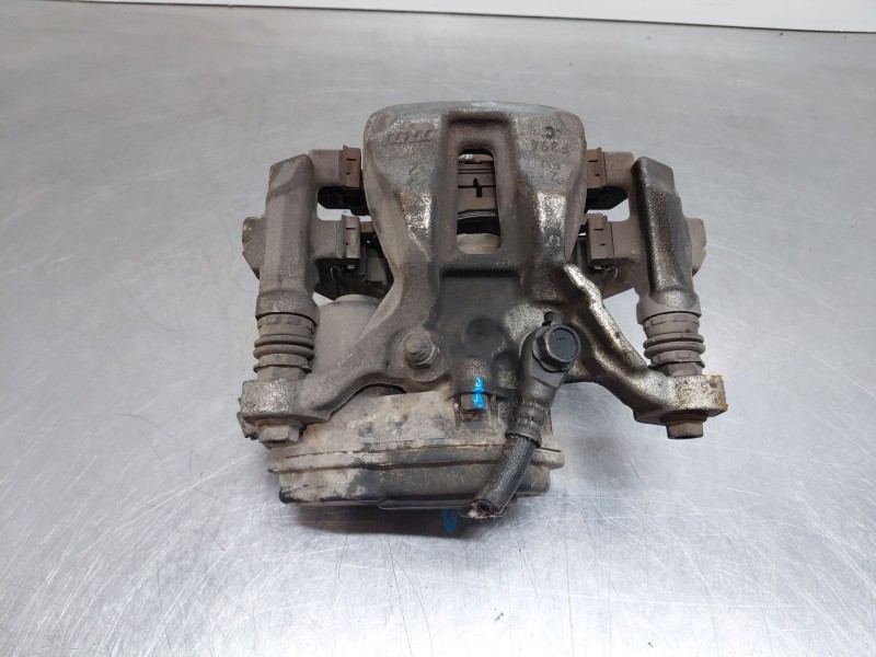Recambio de pinza freno trasera derecha para toyota corolla (e21) hybrid referencia OEM IAM 46310F4011  