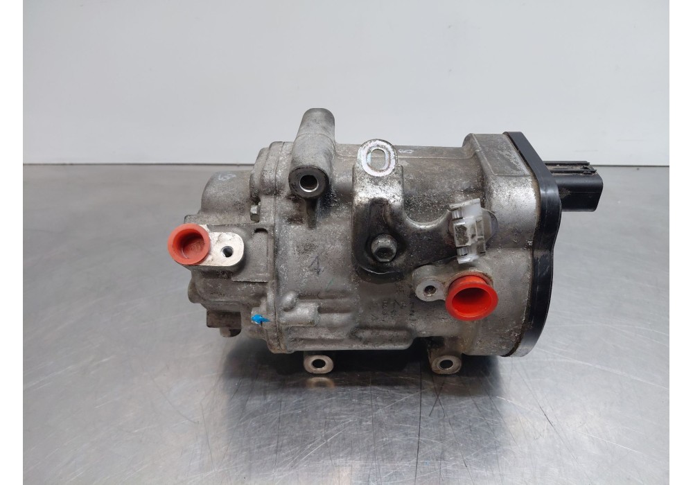 Recambio de compresor aire acondicionado para toyota corolla (e21) hybrid referencia OEM IAM 883704709284 424000370 