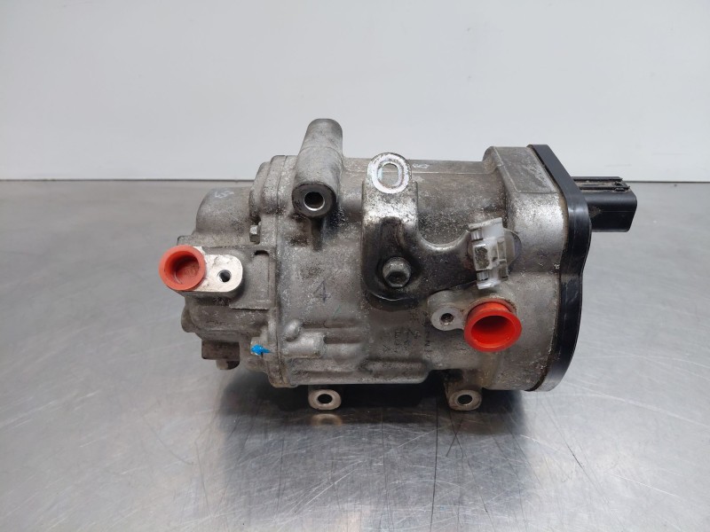 Recambio de compresor aire acondicionado para toyota corolla (e21) hybrid referencia OEM IAM 883704709284 424000370 