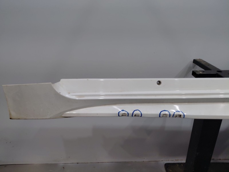 Recambio de faldon lateral para toyota corolla (e21) hybrid referencia OEM IAM   