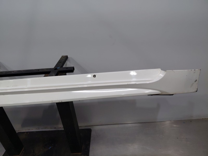 Recambio de faldon lateral para toyota corolla (e21) hybrid referencia OEM IAM   