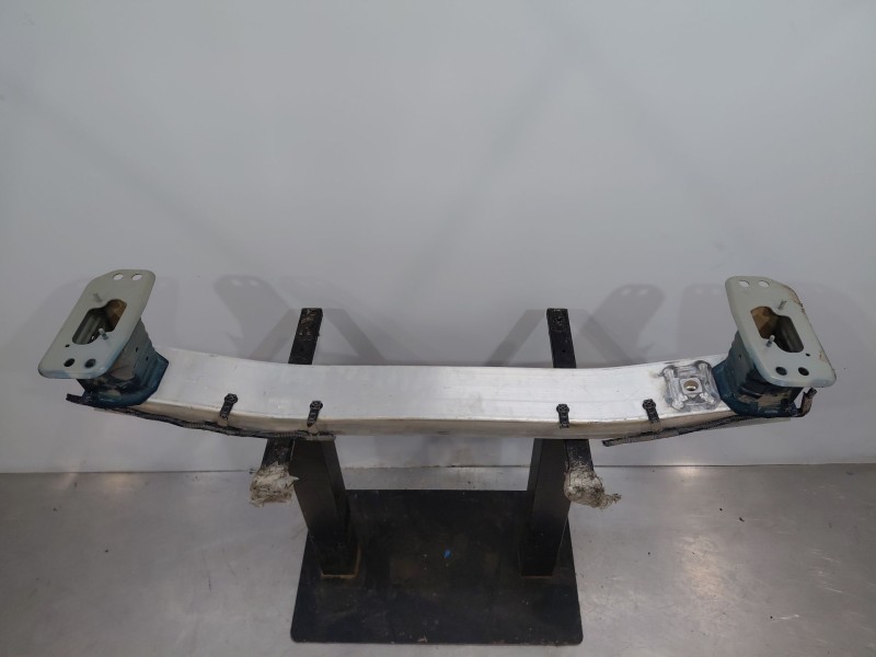 Recambio de refuerzo paragolpes delantero para toyota c-hr hybrid referencia OEM IAM 52131F4090  