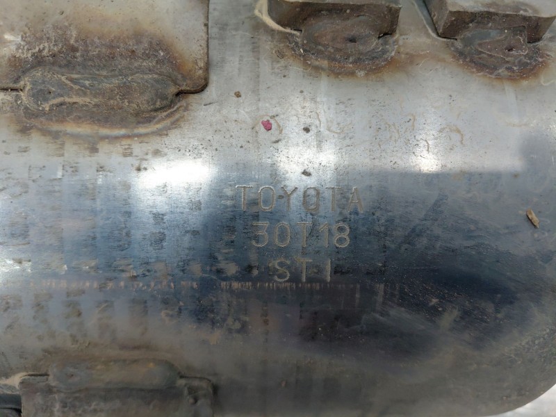 Recambio de catalizador para toyota c-hr hybrid referencia OEM IAM   