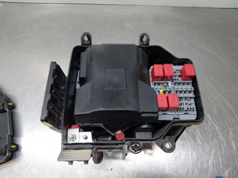 Recambio de caja reles / fusibles para fiat ducato furgón multijet referencia OEM IAM   