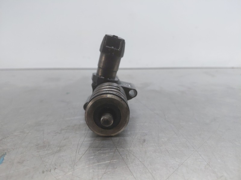 Recambio de inyector para volkswagen passat b6 (3c2) 2.0 tdi 16v referencia OEM IAM   