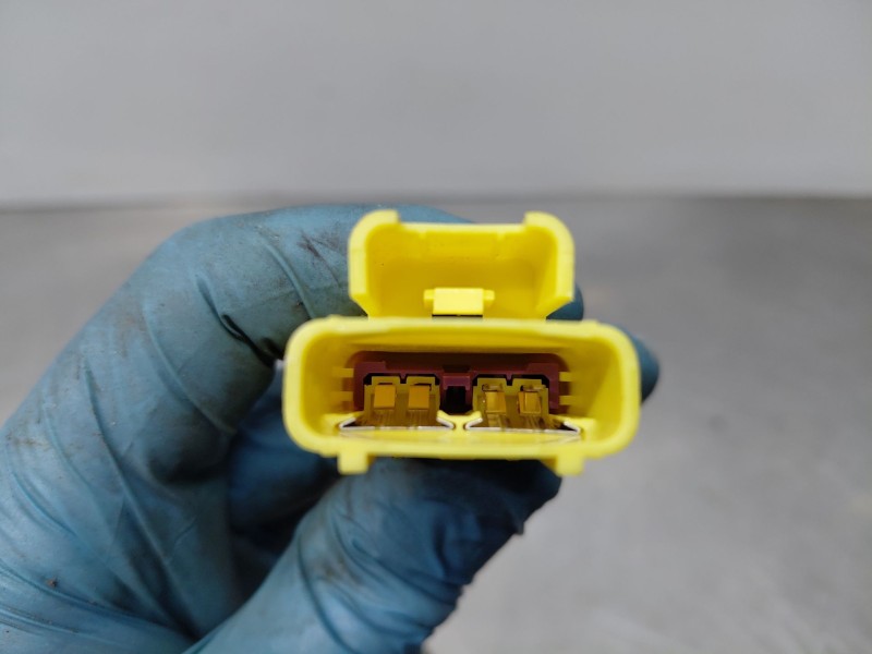 Recambio de enganche del cinturon delantero izq para fiat ducato furgón multijet referencia OEM IAM   