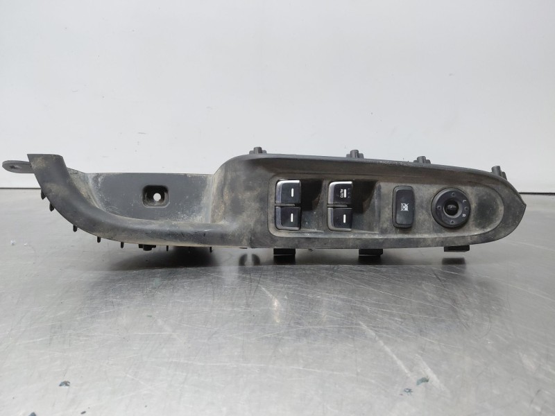 Recambio de mando elevalunas delantero izquierdo para kia carens ( ) drive referencia OEM IAM   