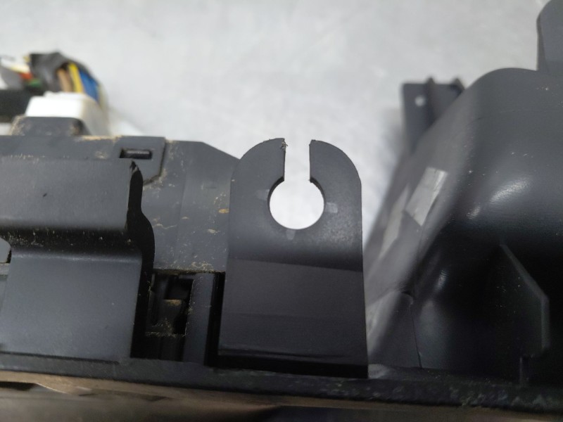 Recambio de mando elevalunas delantero izquierdo para kia carens ( ) drive referencia OEM IAM   