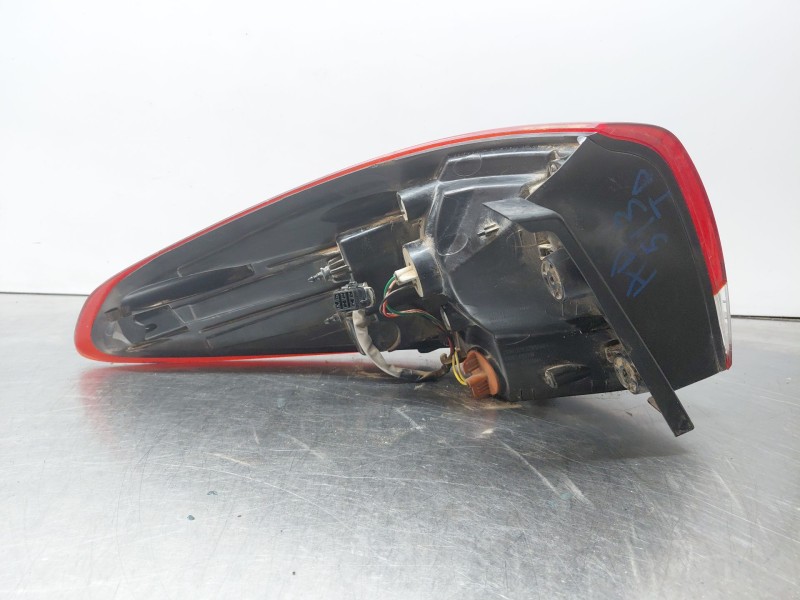 Recambio de piloto trasero derecho para kia carens ( ) drive referencia OEM IAM   