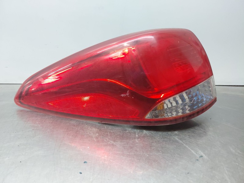 Recambio de piloto trasero izquierdo para kia carens ( ) drive referencia OEM IAM   