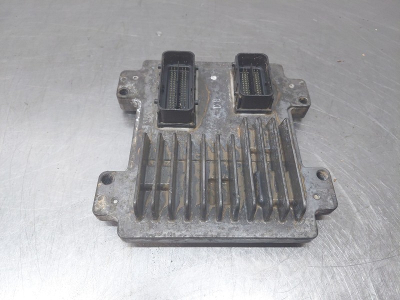 Recambio de centralita motor uce para opel corsa e design referencia OEM IAM 12679197  