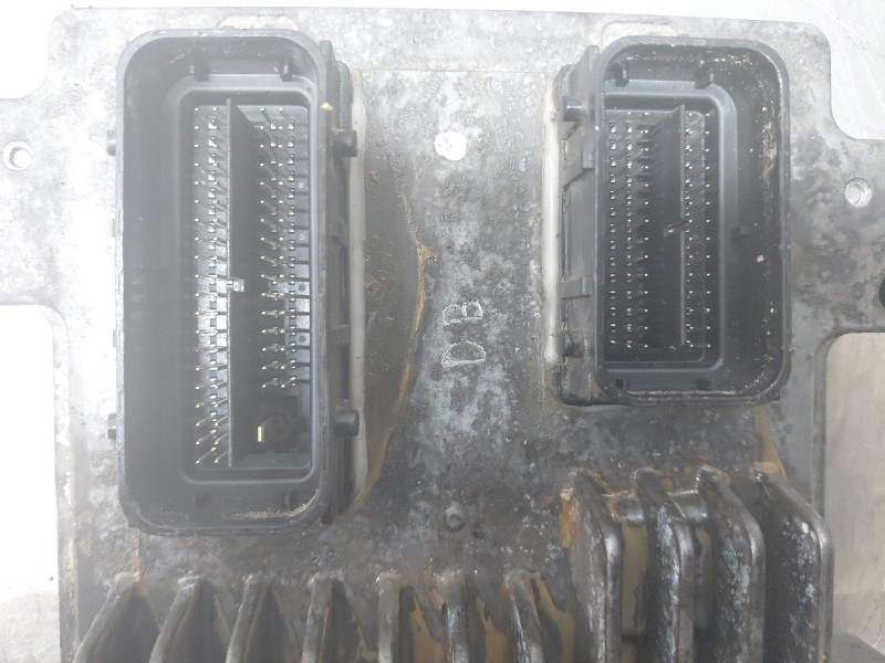 Recambio de centralita motor uce para opel corsa e design referencia OEM IAM 12679197  