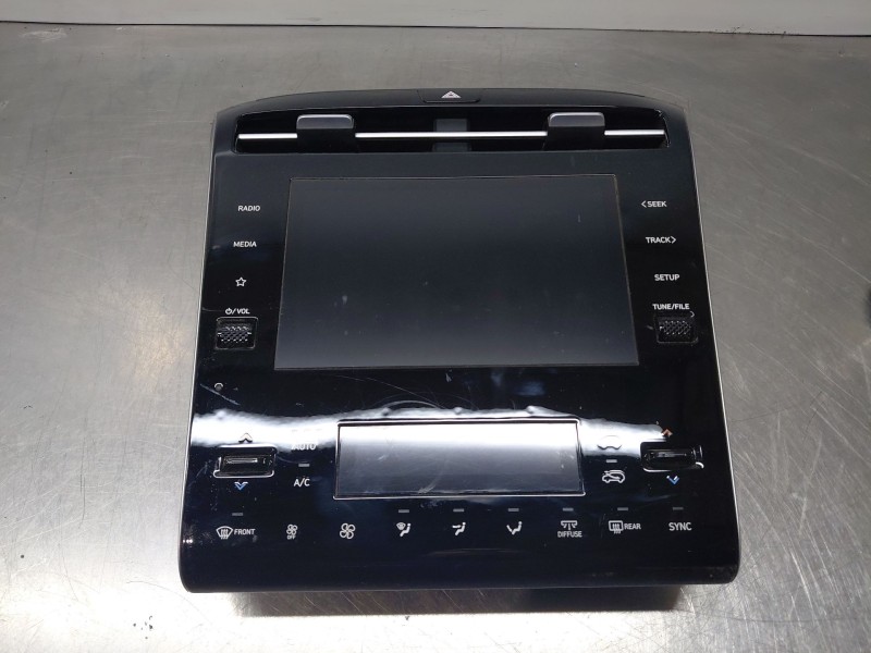 Recambio de pantalla multifuncion para hyundai tucson tecno sky referencia OEM IAM   