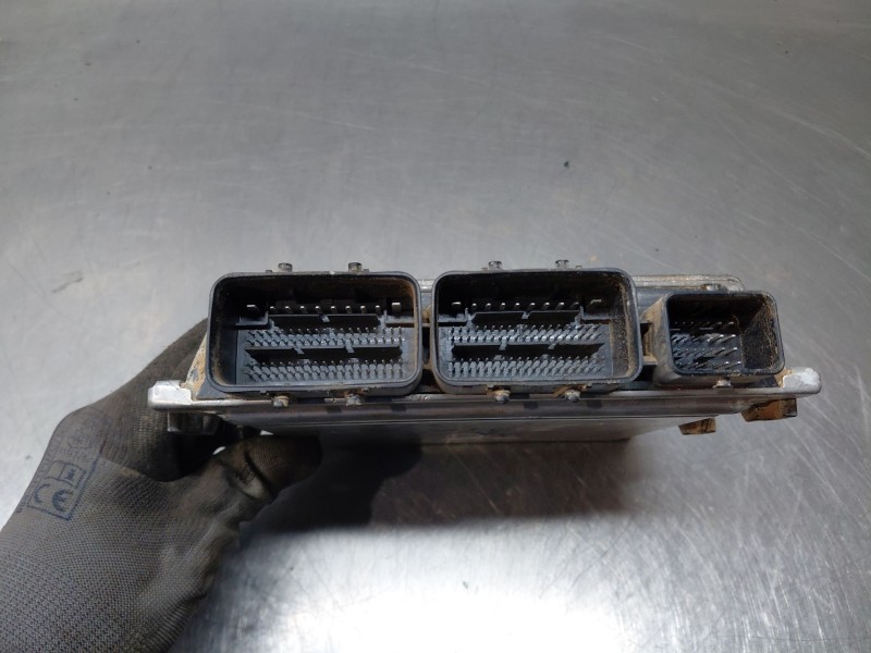 Recambio de centralita motor uce para renault master iii furgón referencia OEM IAM   