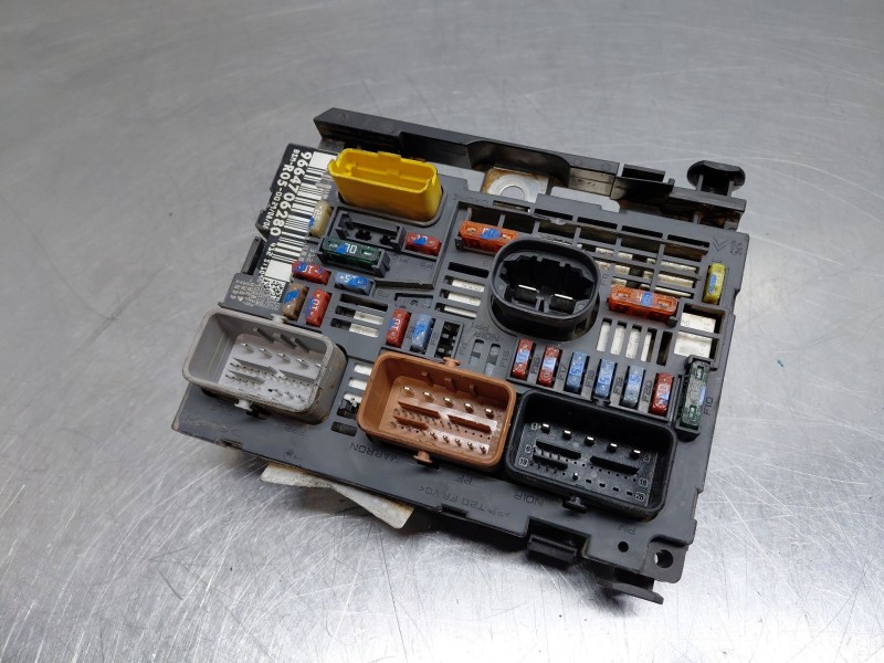 Recambio de caja reles / fusibles para peugeot 308 allure referencia OEM IAM   