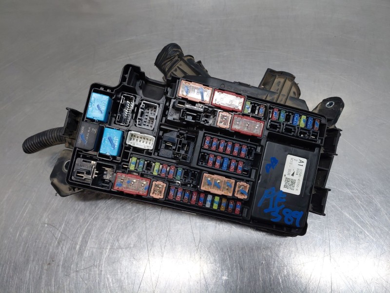 Recambio de caja reles / fusibles para toyota corolla (e21) hybrid referencia OEM IAM 8264147050  
