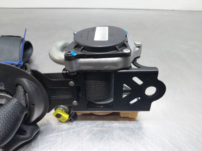 Recambio de cinturon seguridad trasero derecho para toyota corolla (e21) hybrid referencia OEM IAM 7336002680C1  