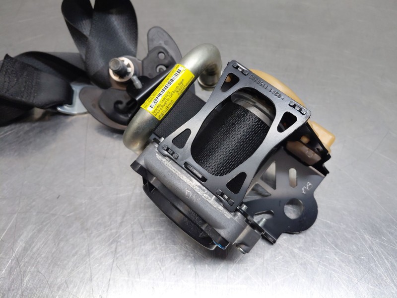 Recambio de cinturon seguridad trasero izquierdo para toyota corolla (e21) hybrid referencia OEM IAM 7337002230C1  