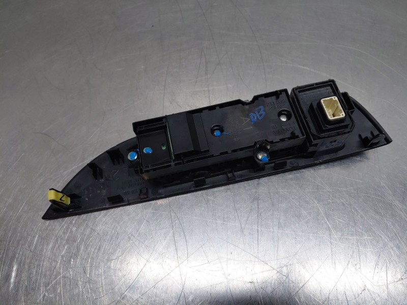 Recambio de mando elevalunas delantero izquierdo para toyota corolla (e21) hybrid referencia OEM IAM 8404002160  