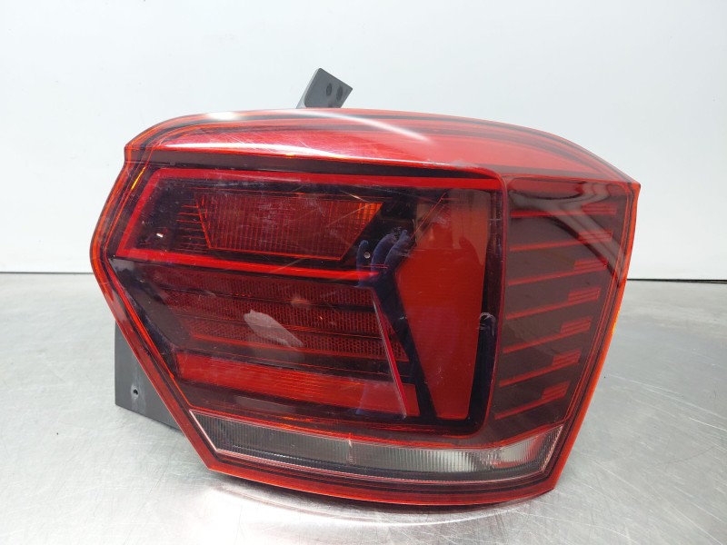 Recambio de piloto trasero derecho para volkswagen polo life referencia OEM IAM 2G0945096B  