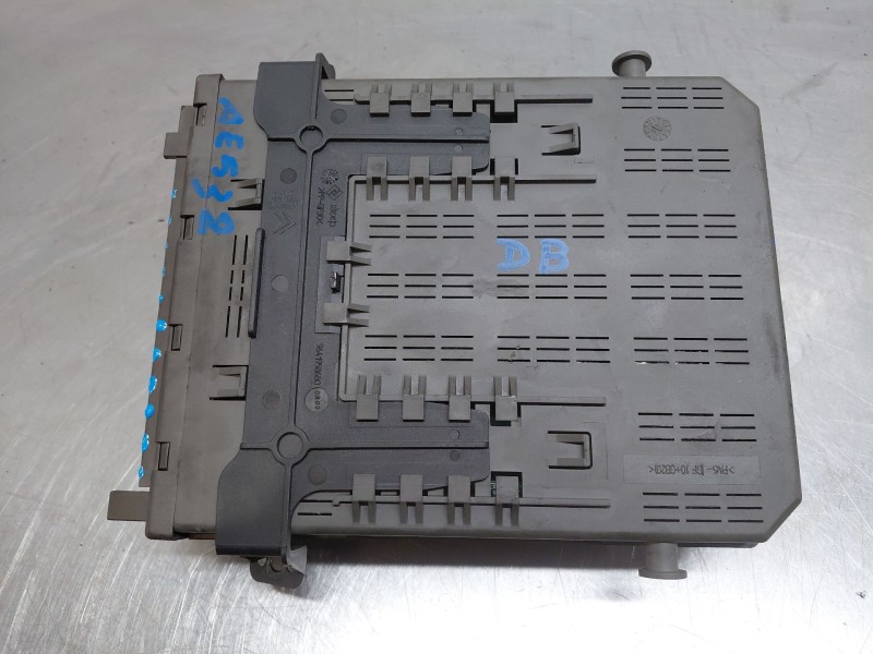 Recambio de caja reles / fusibles para peugeot 607 (9d, 9u) 2.2 hdi referencia OEM IAM   