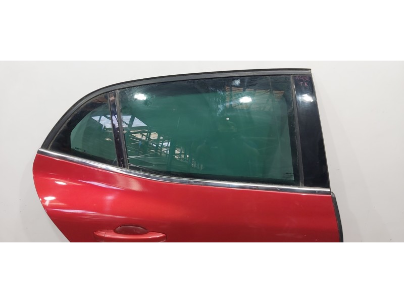 Recambio de puerta trasera derecha para renault megane iv berlina 5p experience referencia OEM IAM 821003398R  
