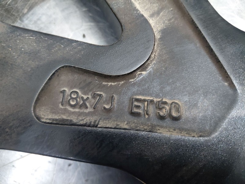 Recambio de llanta para toyota c-hr hybrid referencia OEM IAM   