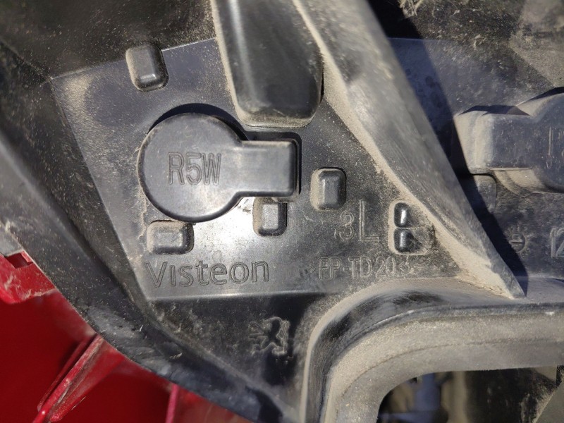 Recambio de piloto trasero izquierdo para peugeot 207/207+ (wa_, wc_) 1.6 hdi referencia OEM IAM   