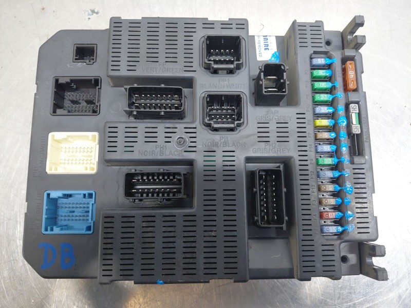 Recambio de caja reles / fusibles para peugeot 207/207+ (wa_, wc_) 1.6 hdi referencia OEM IAM   