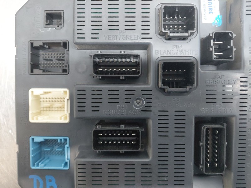 Recambio de caja reles / fusibles para peugeot 207/207+ (wa_, wc_) 1.6 hdi referencia OEM IAM   