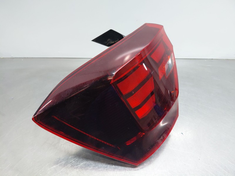 Recambio de piloto trasero izquierdo para volkswagen polo life referencia OEM IAM   