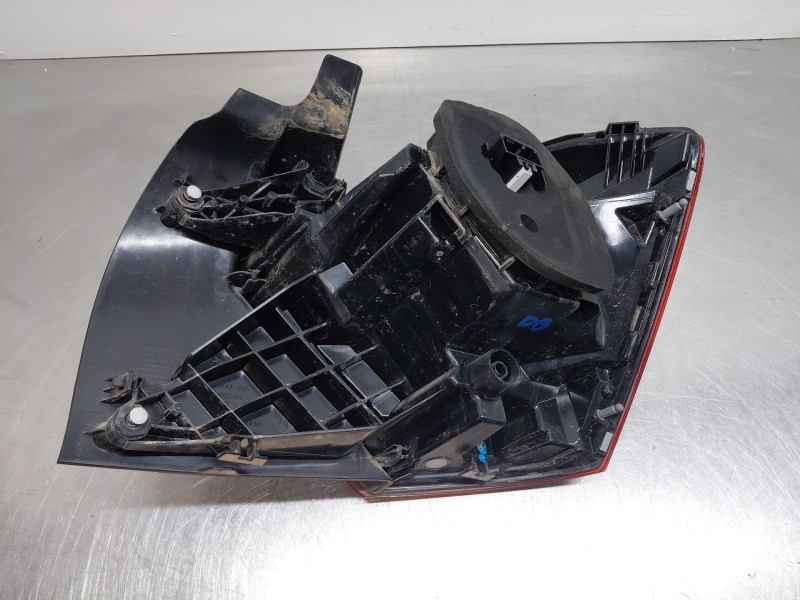 Recambio de piloto trasero izquierdo para volkswagen polo life referencia OEM IAM   