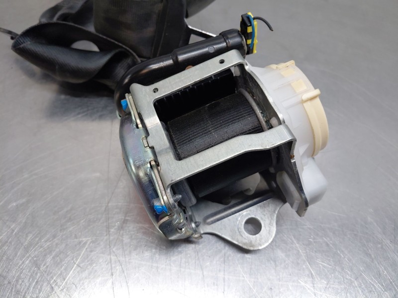 Recambio de cinturon seguridad trasero derecho para volkswagen polo life referencia OEM IAM   