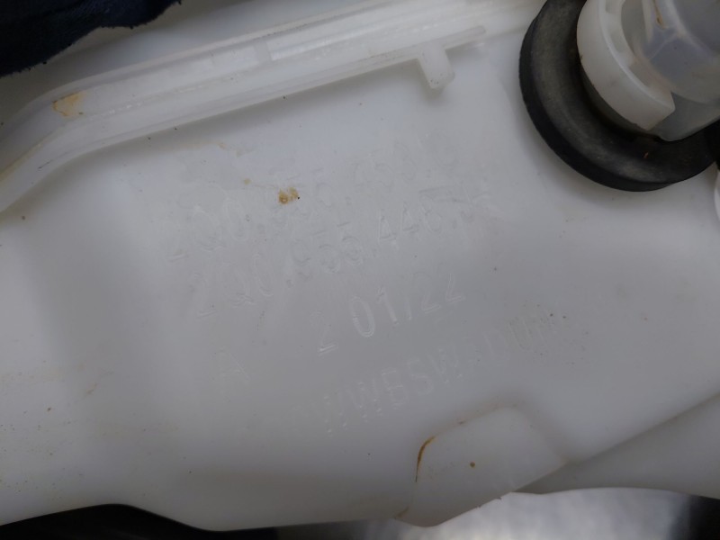 Recambio de deposito limpia para volkswagen polo life referencia OEM IAM   